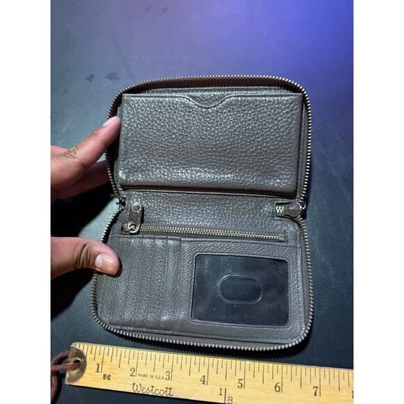 Marc by Marc Jacobs Gray Pebbled Leather Zip Around Wallet Wristlet - Picture 2 of 4